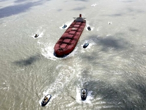 Graneleiro receberá ajuda para retirada de óleo