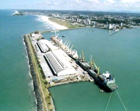 Porto de Ilhéus em dragagem