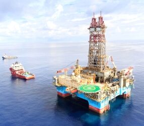 Ministro britânico atuou no Brasil em nome dos gigantes do petróleo Ministro britânico atuou no Brasil em nome dos gigantes do petróleo