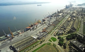 Porto de Paranaguá deve receber 44 navios na próxima semana