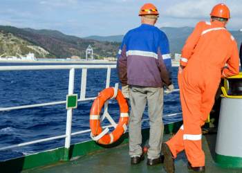 Anvisa responde que irá reavaliar o protocolo para marítimos baixarem terra