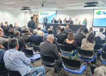 FST cobra de Luiz Marinho participação ativa das confederações sindicais em mesas de discussões do MTE