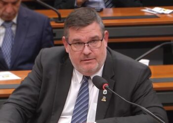 Bandeiras de conveniência e navios de cruzeiro agridem direitos dos marítimos