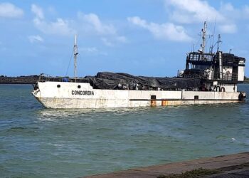 Tragédia anunciada: cinco marítimos estão desaparecidos em novo naufrágio na Travessia da Morte Recife x Noronha