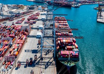 EUA x China: transportadoras marítimas cancelam viagens